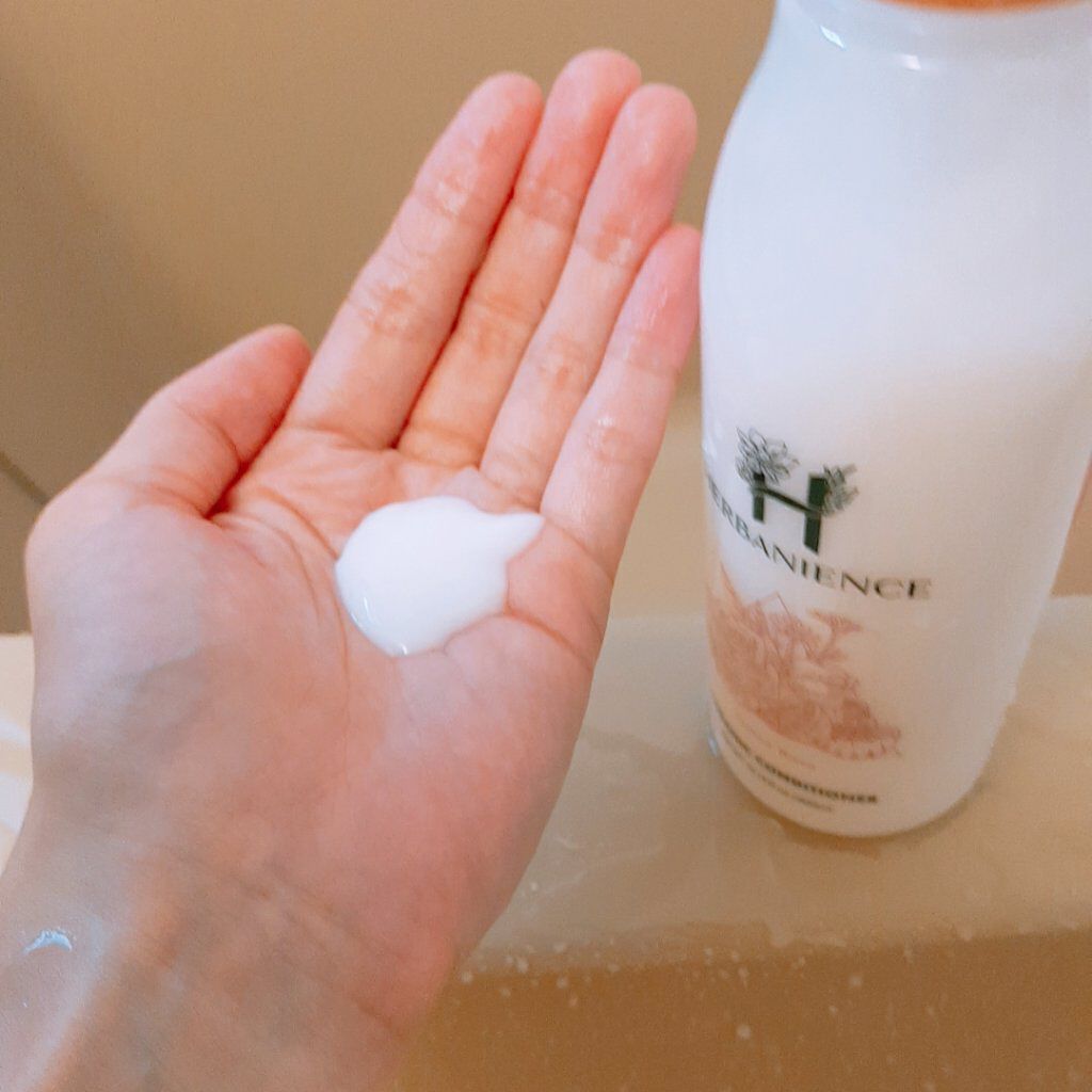 ハーバニエンス シャンプー・コンディショナー（グリーンローズ）/HERBANIENCE/市販シャンプーを使ったクチコミ（3枚目）