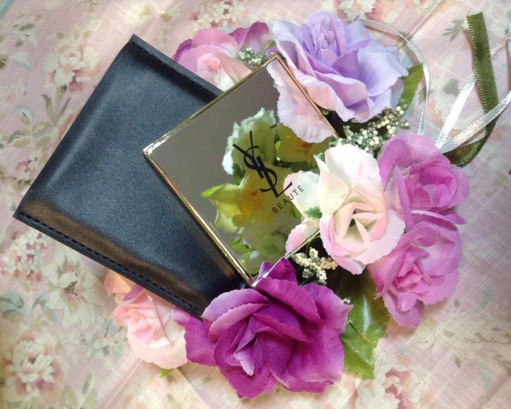 YVES SAINT LAURENT BEAUTE 携帯用ミラー
