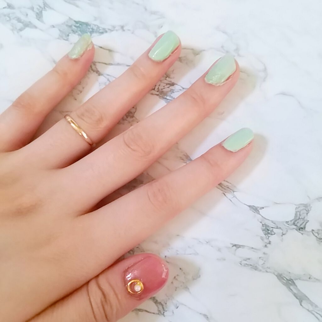 ネイルホリック フローズンシュガー/ネイルホリック/マニキュアを使ったクチコミ（2枚目）