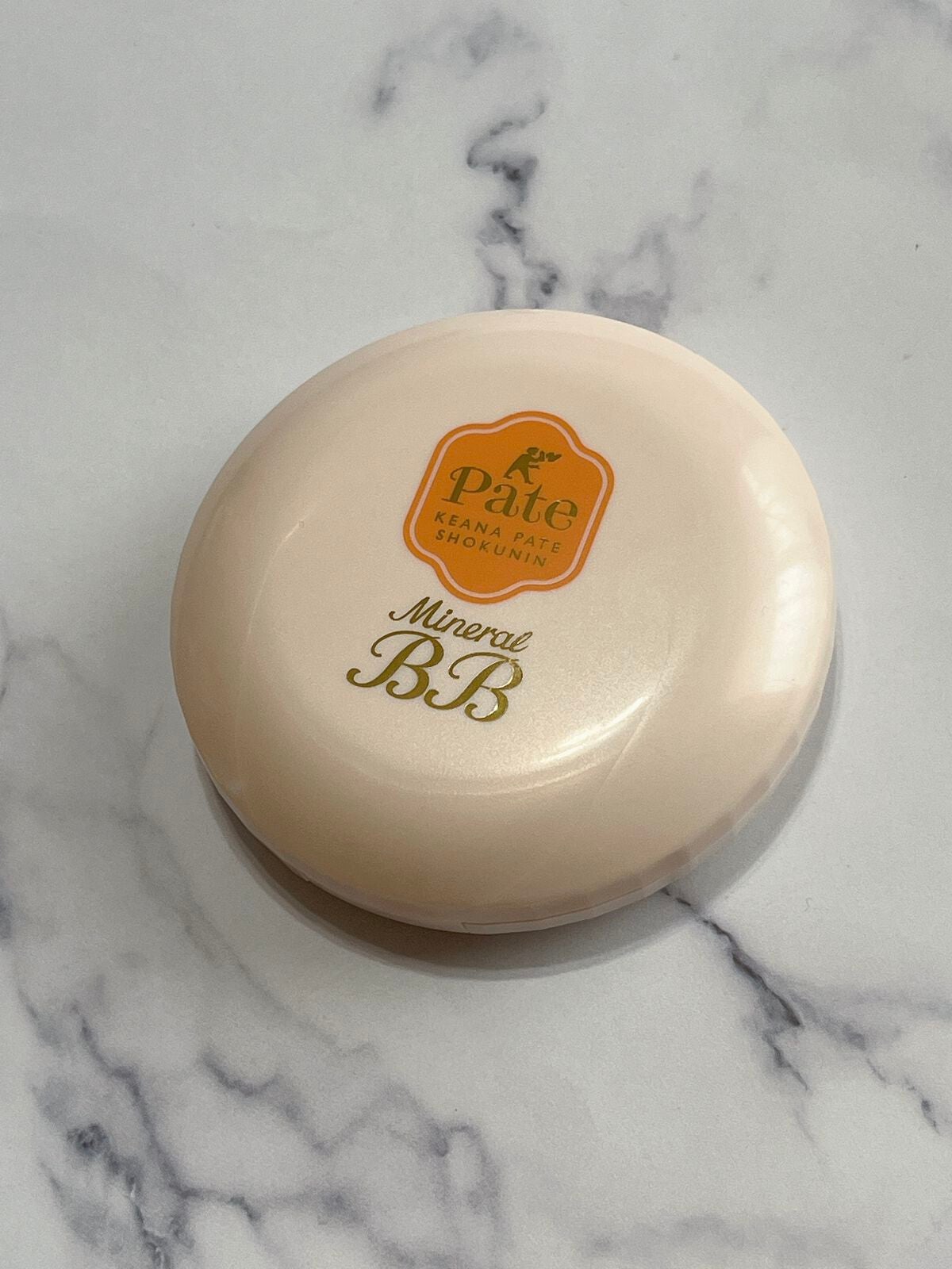 ミネラルBBパウダー EM(エンリッチモイスト)/毛穴パテ職人/プレストパウダーを使ったクチコミ(1枚目)