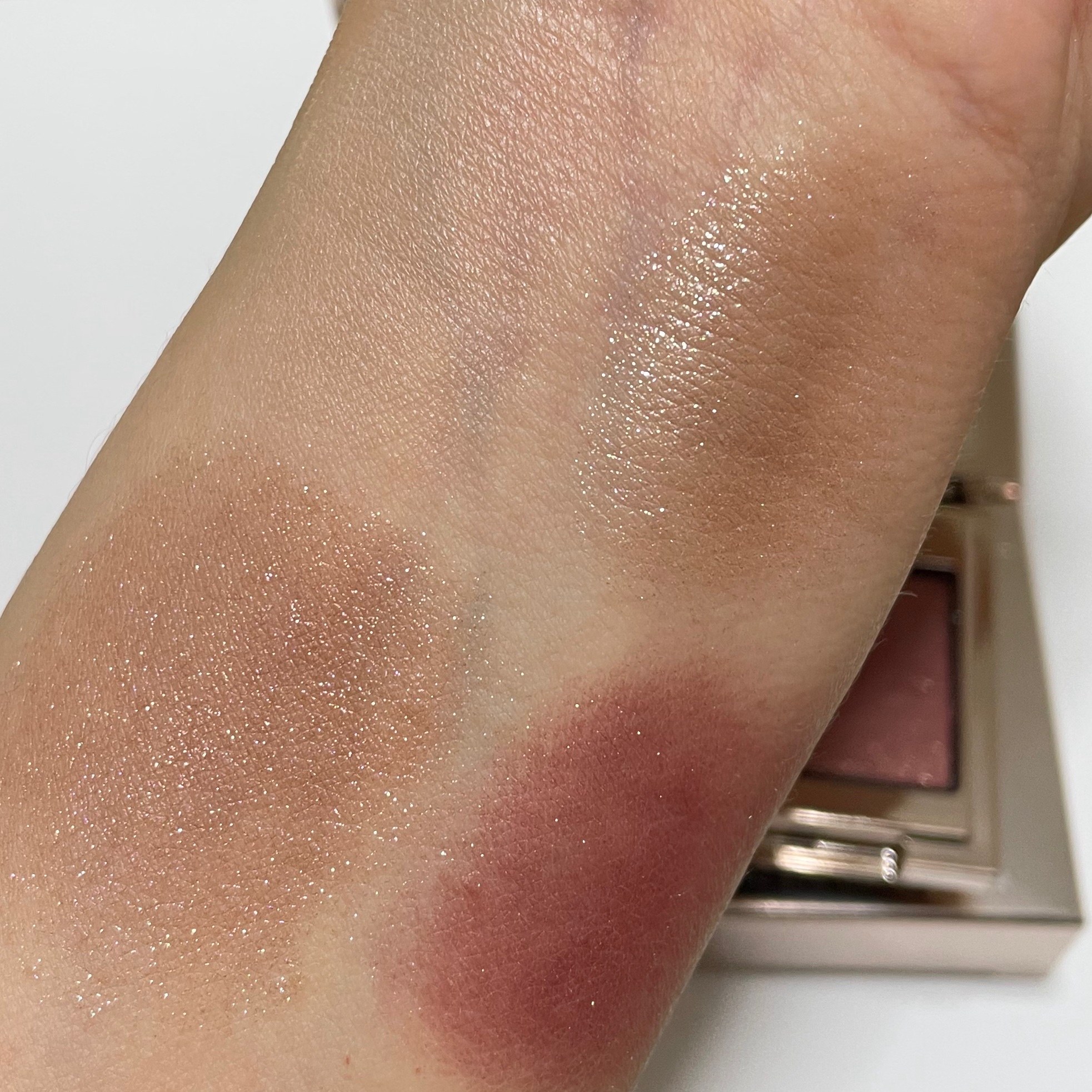 ルナソル モノアイカラーレーション/LUNASOL/単色アイシャドウを使ったクチコミ（3枚目）