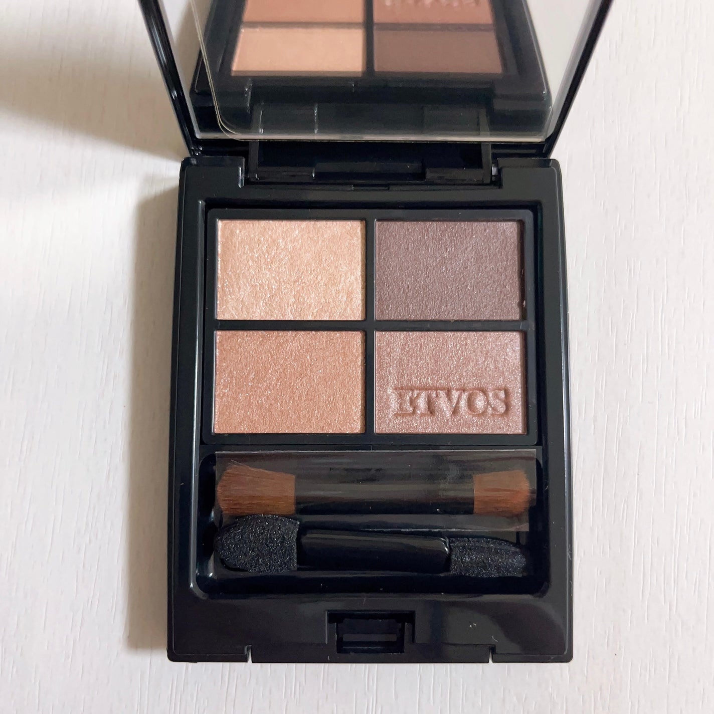 ミネラルクラッシィシャドー/エトヴォス/アイシャドウパレットを使ったクチコミ(2枚目)