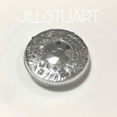 お久しぶりです( ¨̮ )

今日は毎日お直しに私が使っている

JILLSTUART クリスタルルーセントフェイスパウダー ０２

を、紹介します！！！

まずこのパウダーめちゃめちゃいい匂いがします