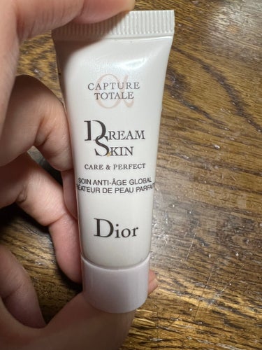 Dior カプチュール トータル ドリームスキン ケア＆パーフェクトのクチコミ「Dior

カプチュール トータル ドリームスキン ケア＆パーフェクト(乳液)


朝晩、化粧.....」（1枚目）