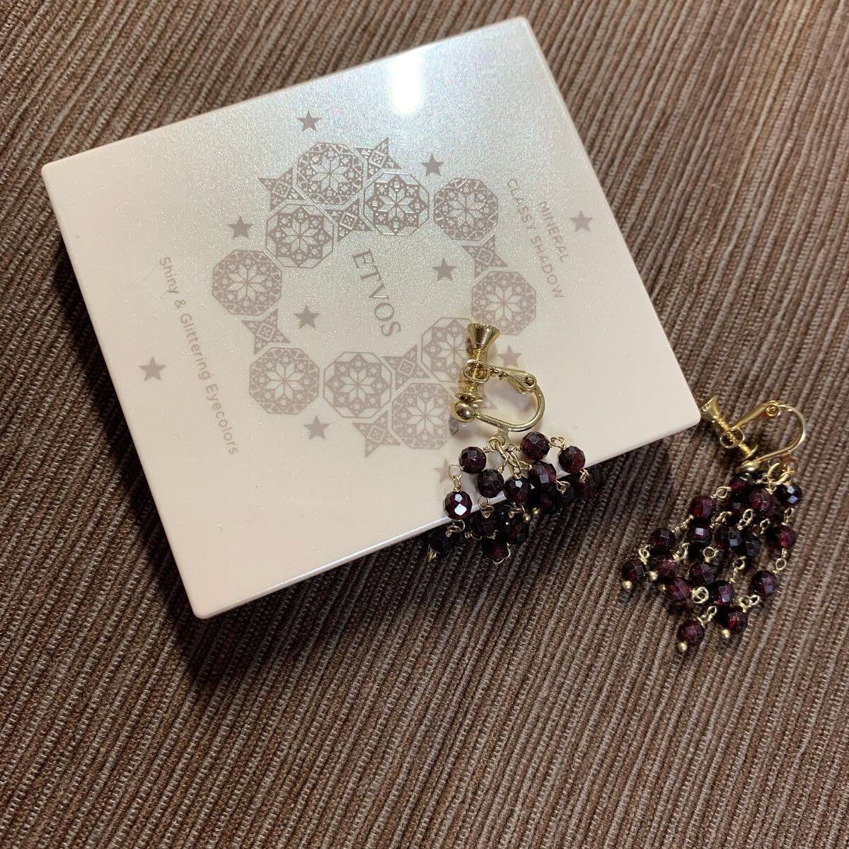 ミネラルクラッシィシャドー2022CF ビタークチュール/エトヴォス/アイシャドウパレットを使ったクチコミ（1枚目）