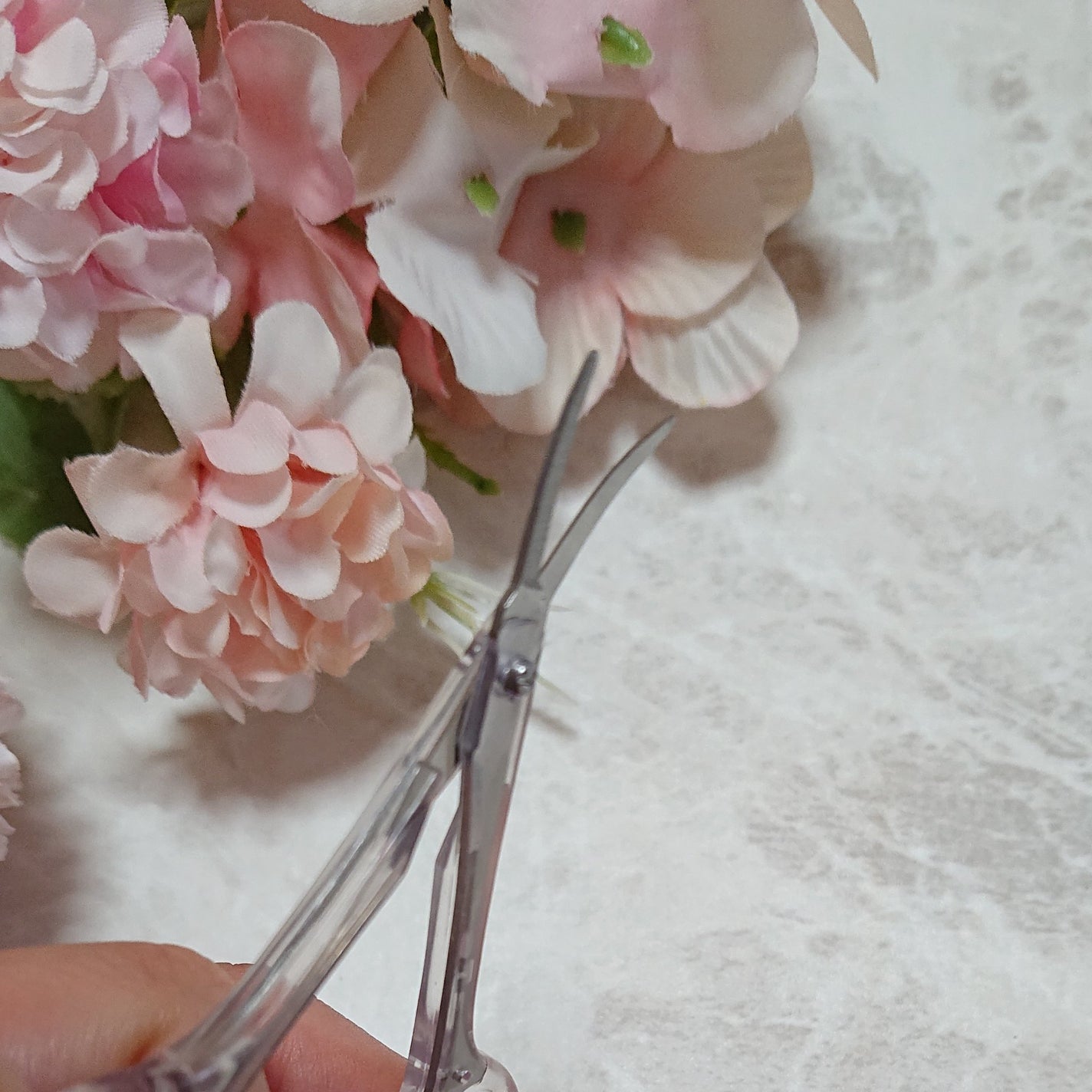 ir_uuy on LIPS 「株式会社グリーンベル様よりステンレス製眉カットはさみお試しさせ..」(5枚目)