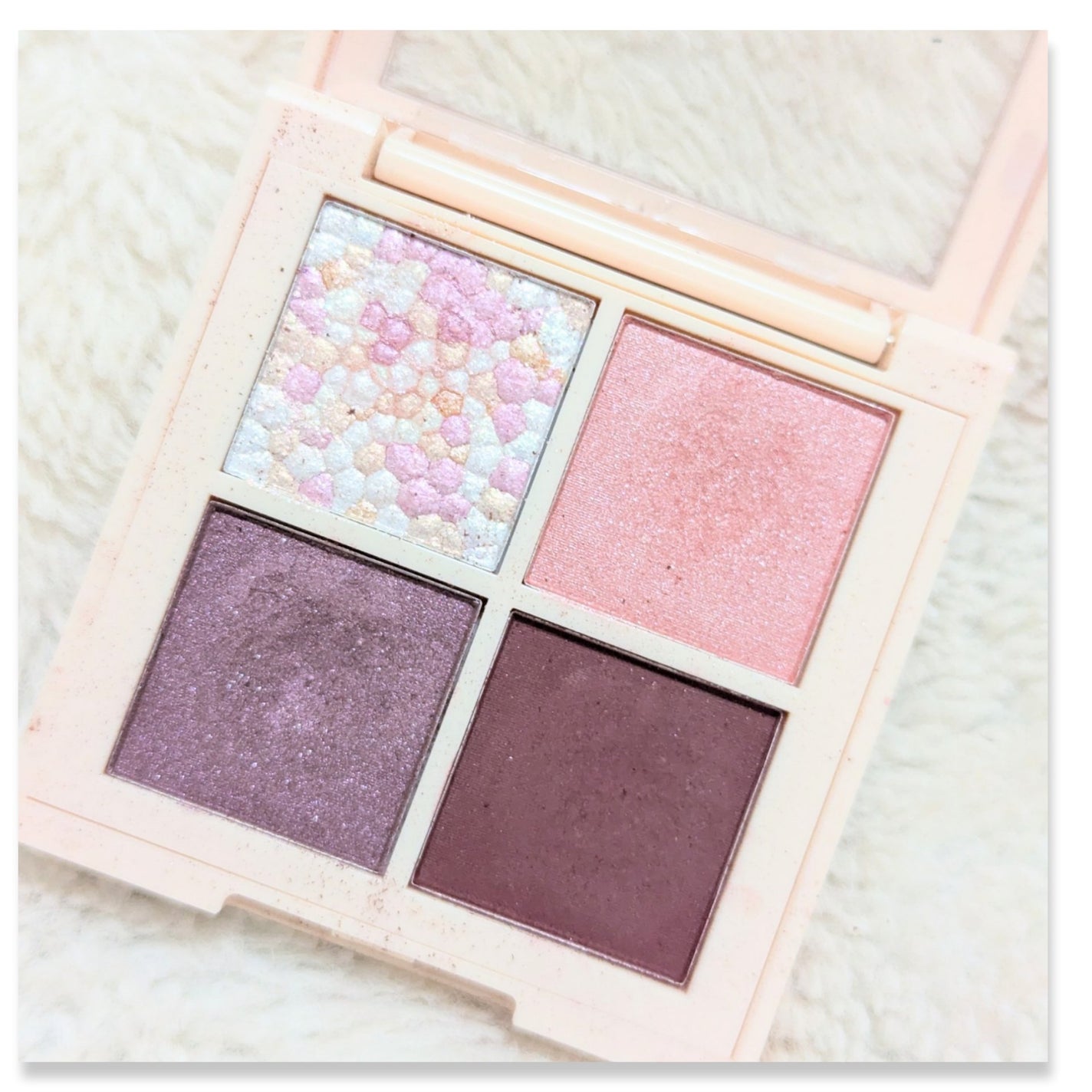 レブロン ダズル アイシャドウ クアッド/REVLON/アイシャドウパレットを使ったクチコミ(3枚目)