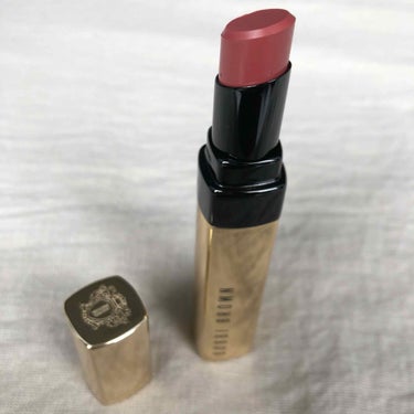 BOBBI BROWN
リュクス シャイン インテンス リップスティック 
04 クラレット
唇をツヤツヤにしてくれる🥺♡
カラーもブラウンだけどブラウンすぎず
メイク初心者の私にも使いやすい秋リップだ