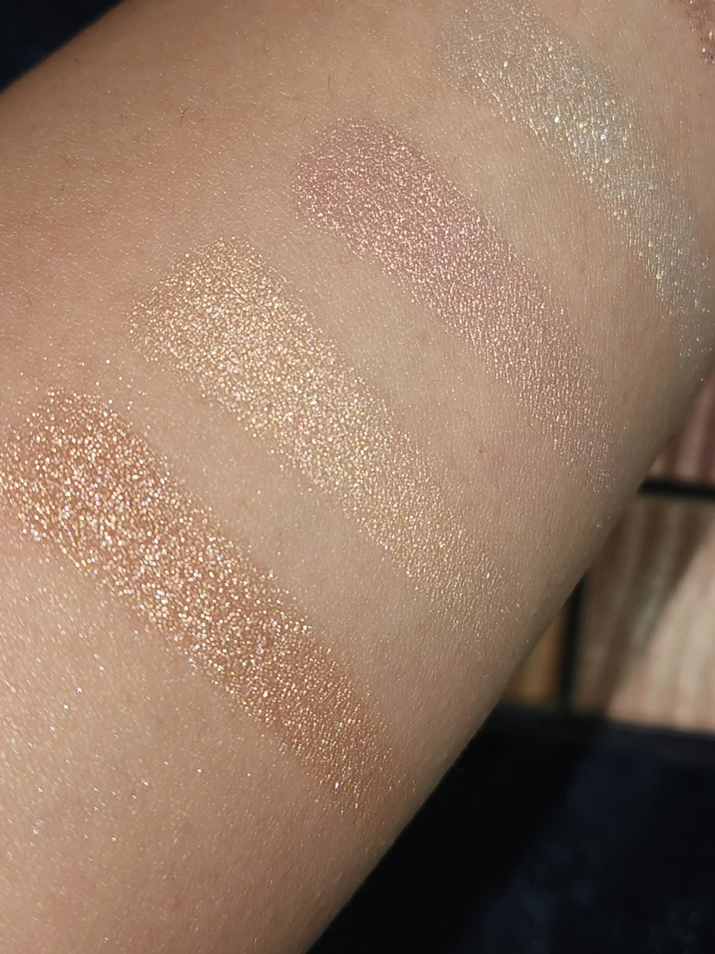 グロウコントゥアリングハイライターパレット/wakemake/パウダーハイライトを使ったクチコミ(2枚目)