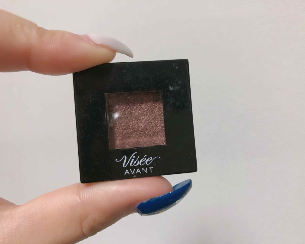 ヴィセ
ヴィセ アヴァン シングルアイカラー
018 NEO ANTIQUE


800円でこのクオリティ👏

まず発色がよすぎる。ひとぬりでしっかり発色してくれる。

しっとりめの粉で、ラメ落ちとかもせず、色持ちもよい。

この018番