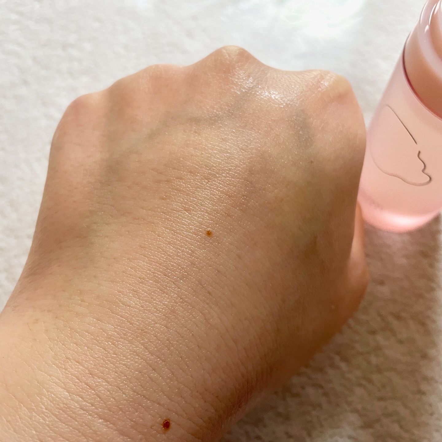 Saturday Wonders ヒアルローズセラムのクチコミ「ヒアルローズセラム

＼うるおい過ぎる超保湿ローズ美容液／
3種のヒアルロン酸※と、最高級ロー.....」（3枚目）