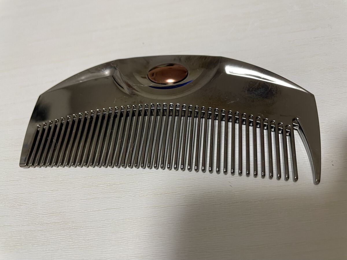 PG ツキ プレミアムブラック/LOVECHROME/ヘアコームを使ったクチコミ（1枚目）