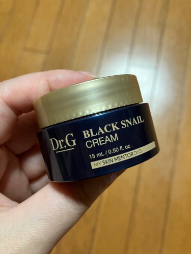 Dr.G ブラックスネイルクリーム

小さいサイズだけどちゃんと中蓋もついてていい感じ！
香りはあるけど上品めでほんのり

テクスチャも程よく、使いやすいクリームです☺️✨

#ドクタージー #ブラック