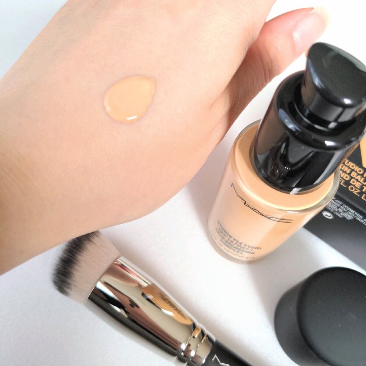 スタジオフィックス フルイッド SPF 15/M・A・C/リキッドファンデーションを使ったクチコミ(4枚目)