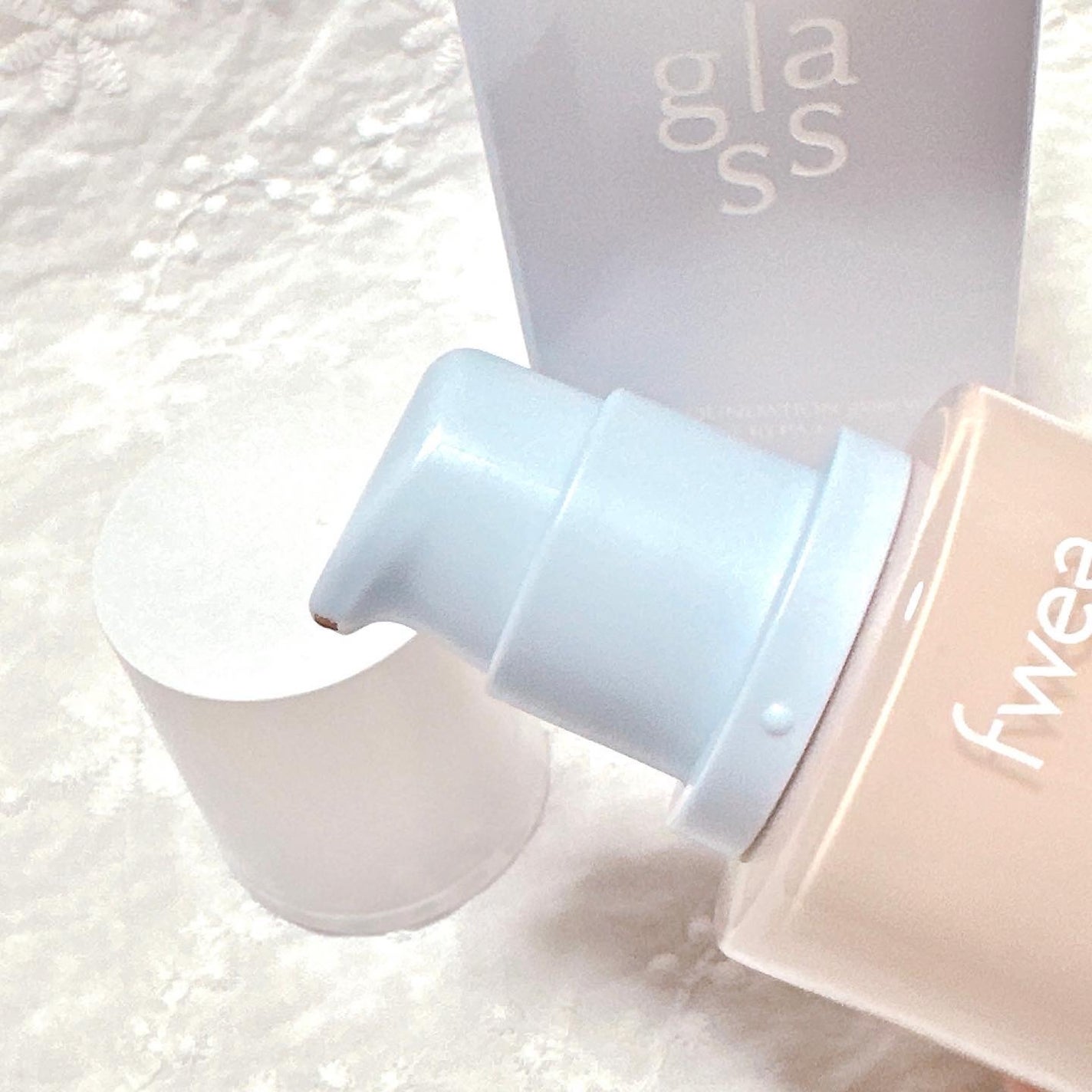 フィーファンデーションガラス/fwee/リキッドファンデーションを使ったクチコミ(2枚目)