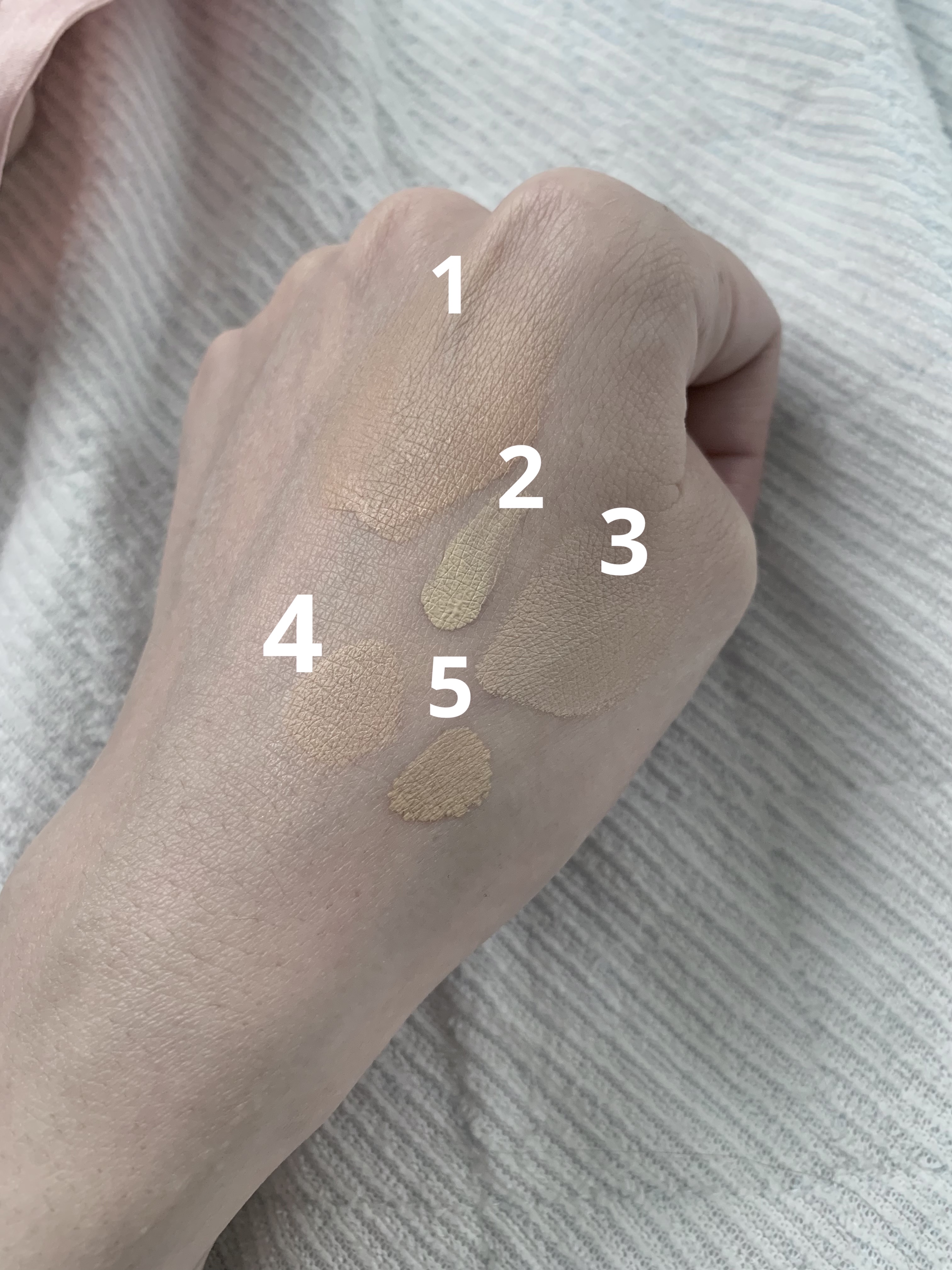 フェザータッチファンデーション 05 イエローベージュ/aZTK/リキッドファンデーションを使ったクチコミ（1枚目）