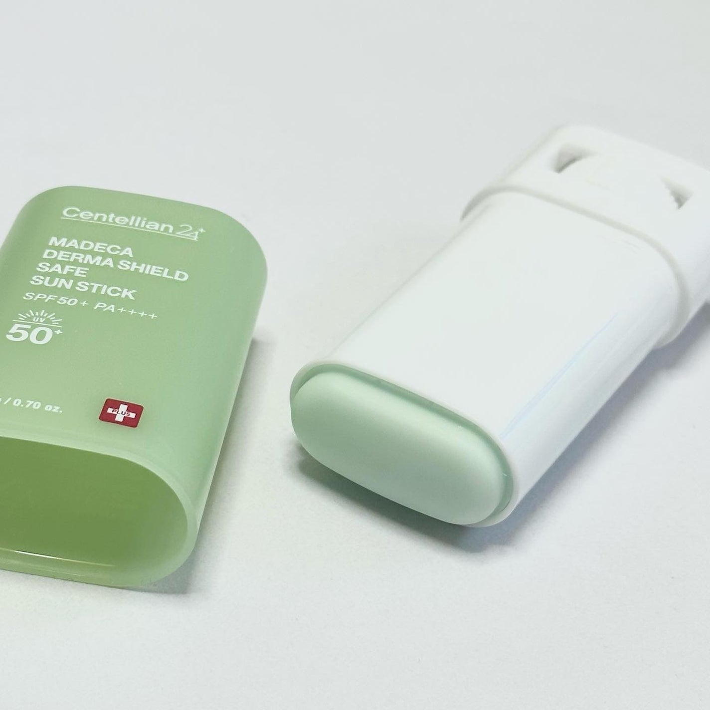 マデカダーマシールド セーフサンスティック(SPF50+ PA++++)/センテリアン24/日焼け止めスティックを使ったクチコミ(2枚目)