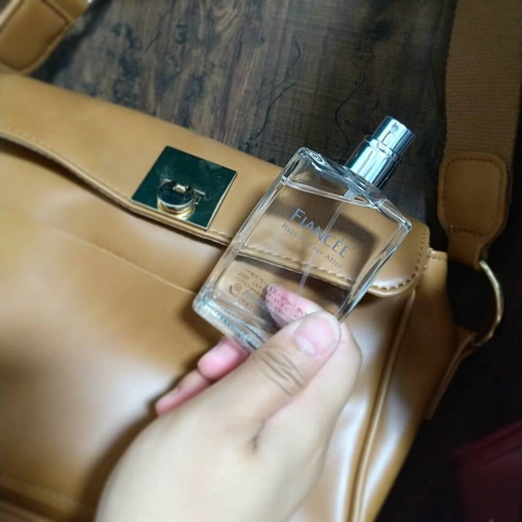 ハピリーエバーアフター オードパルファン エフォートレスサボン/フィアンセ/香水(レディース)を使ったクチコミ(3枚目)