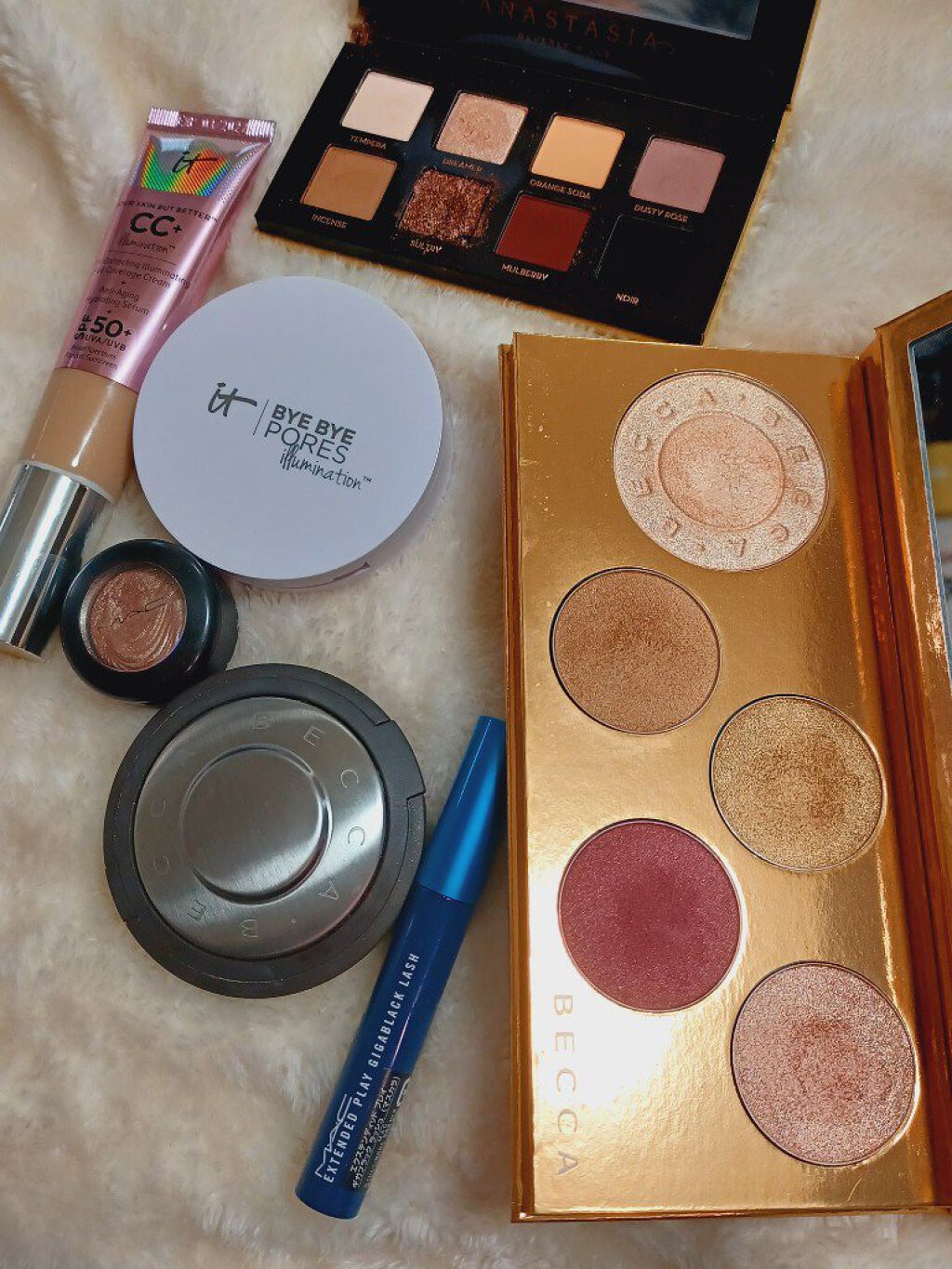 シマリング スキン パーフェクター/BECCA/化粧下地を使ったクチコミ（2枚目）