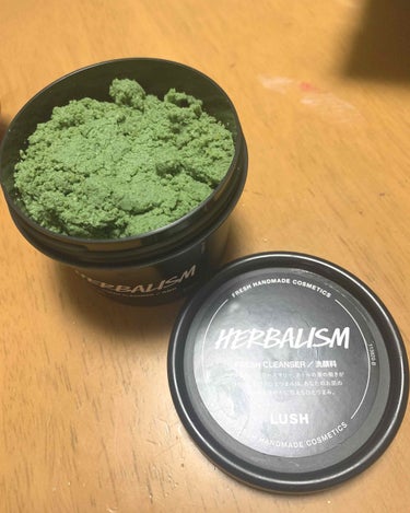 ｡・:＋°LUSH 洗顔料   ハーバリズム 100ｇ｡・:＋°

クレンジングと一緒に勧められて購入

適量手に取り、水分を加えてペースト上にして濡れた肌になじませるタイプの洗顔料です。
使い方はやや