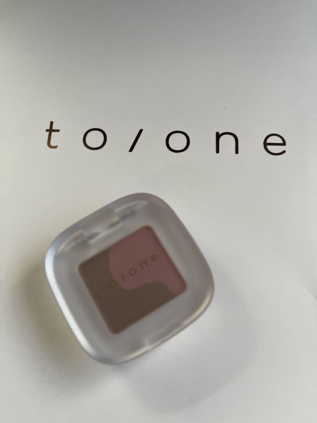 ペタル フロート アイシャドウ 04 FLORA ON SAND/to/one/アイシャドウパレットを使ったクチコミ（1枚目）