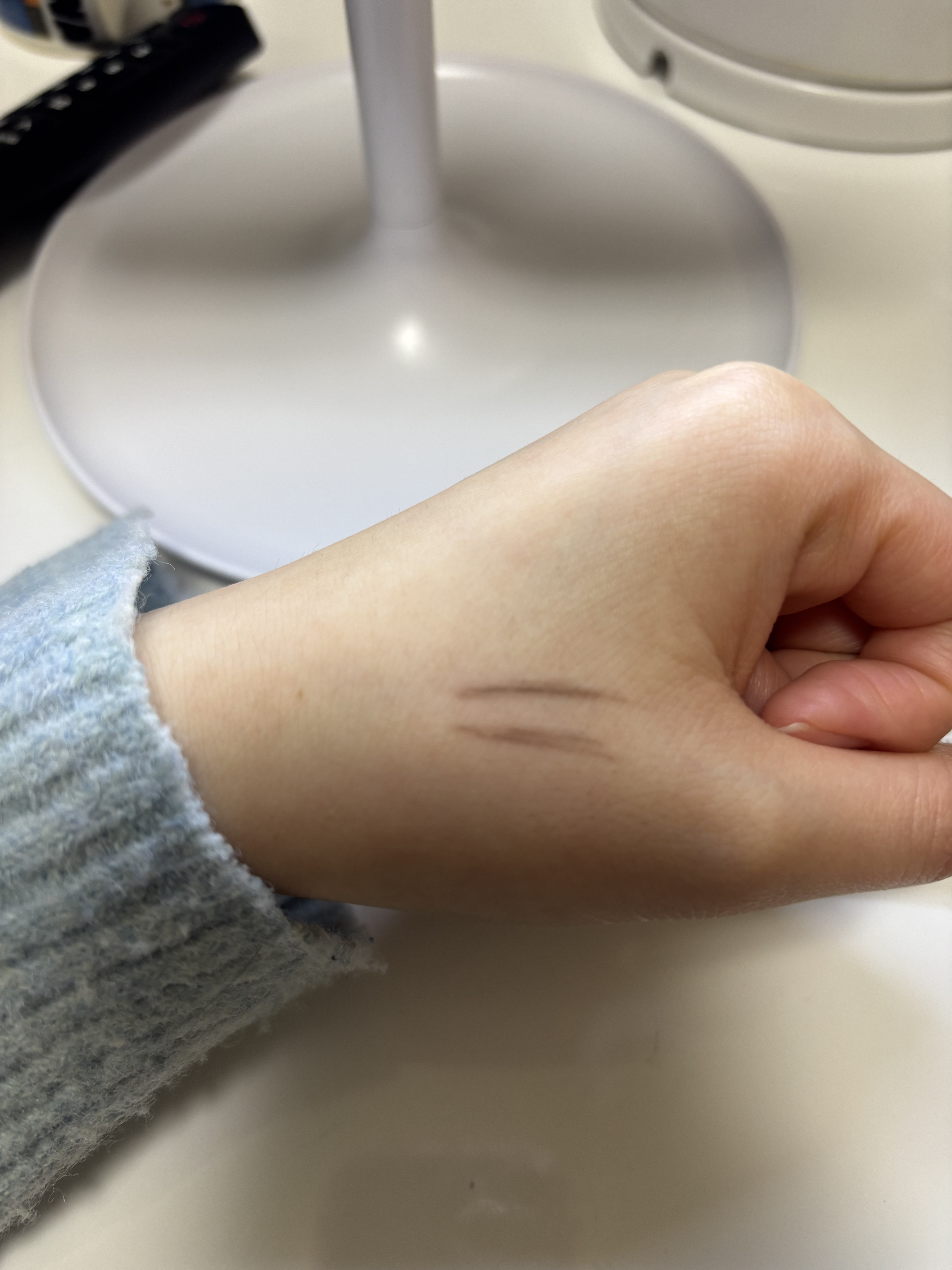 ブラシ付きアイブロウ繰り出し/CEZANNE/アイブロウペンシルを使ったクチコミ（2枚目）