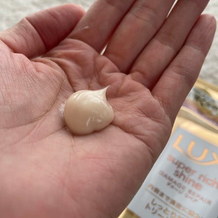 スーパーリッチシャイン ダメージリペア リッチ補修トリートメント/LUX/洗い流すヘアトリートメントを使ったクチコミ(2枚目)