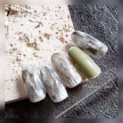 AQUA NAIL クレイジェルのクチコミ「
くすみカラーでニュアンスネイル💅🏻
AQUA GELのシアーは
発色が良いシアーなのでとっ.....」(2枚目)