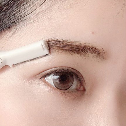 顔そりの正しいやり方を徹底解説!【女性&男性】セルフ顔そりで垢抜け肌を手に入れよう