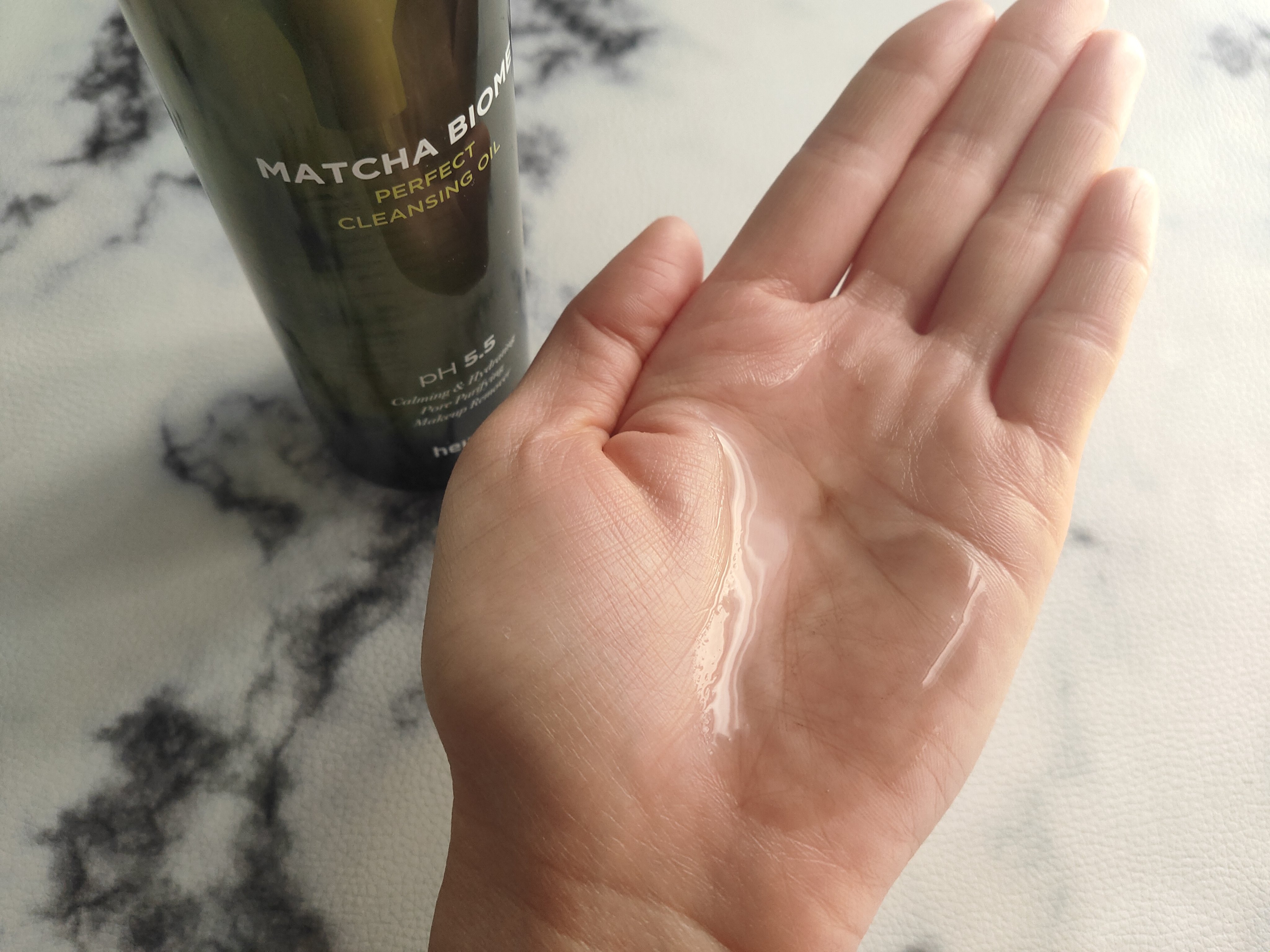 heimish 抹茶バイオーム パーフェクト クレンジングオイルのクチコミ「濃い色調やベース、ウォータープルーフから、
毛穴の中の老廃物までもディープクレンジングしてくれ.....」（3枚目）