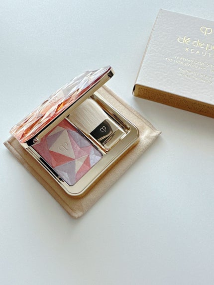 ル・レオスールデクラ /クレ・ド・ポー ボーテ/パウダーハイライトを使ったクチコミ(4枚目)