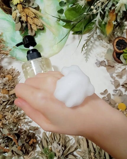 BOTANIST ボタニカルボディソープ モイスト(オレンジ&ピオニー)のクチコミ「香りがすごく良いイメージが強い
ボタニストシリーズ🌿
お風呂で香りに癒されながら
ボディ.....」(2枚目)