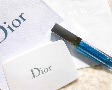 
Dior  / スノールミナス パーフェクトファンデーション010 

色がピッタリでしっとりした感じが良きでリピ買い 
化粧直しが必要なさそうな日だけに使用しています☺︎ 


＊ … * … ＊ 