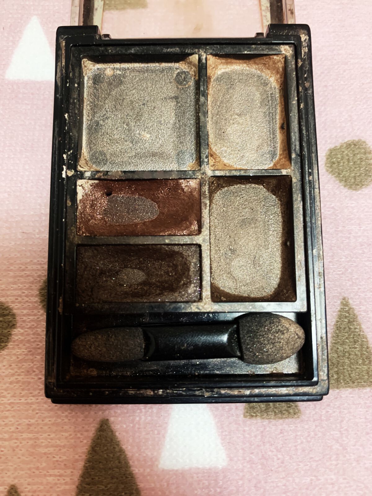 ジェムデュウ アイズ/リンメル ロンドン/アイシャドウパレットを使ったクチコミ（2枚目）