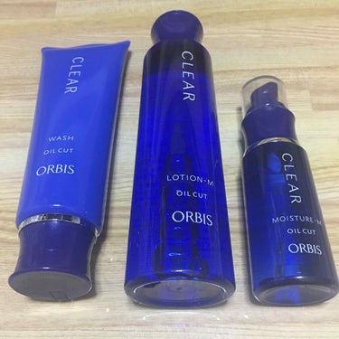 ✩ORBIS クリアシリーズ✩

皆さん！お久しぶりです！
前回は朝のスキンケアを紹介したので今回は夜のスキンケアについてです🤚

今高校1年生の私は中学校からニキビで悩んでいます...。その時に見つけ