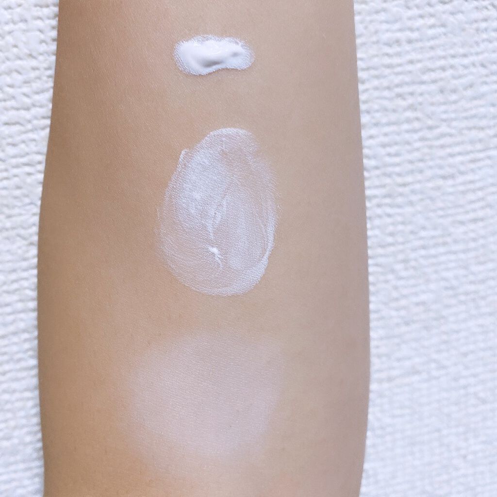 ETUDE ミルクトーンアップベースのクチコミ「

【牛乳。】

飲んでしまいたいくらい
かわいいかわいい、下地。


#ETUDE  #ミル.....」（2枚目）