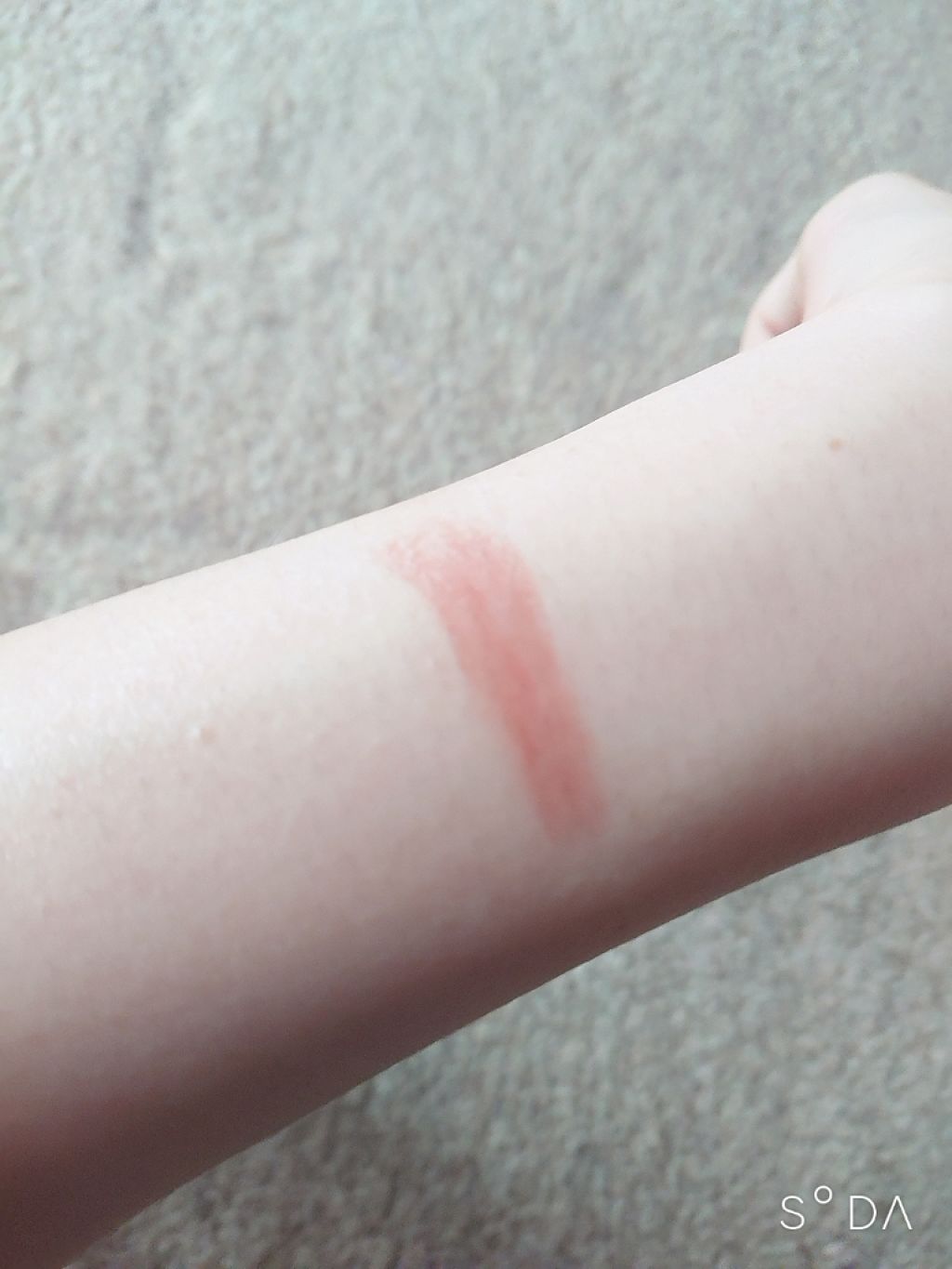 ラスティンググロスリップ/CEZANNE/口紅を使ったクチコミ（2枚目）