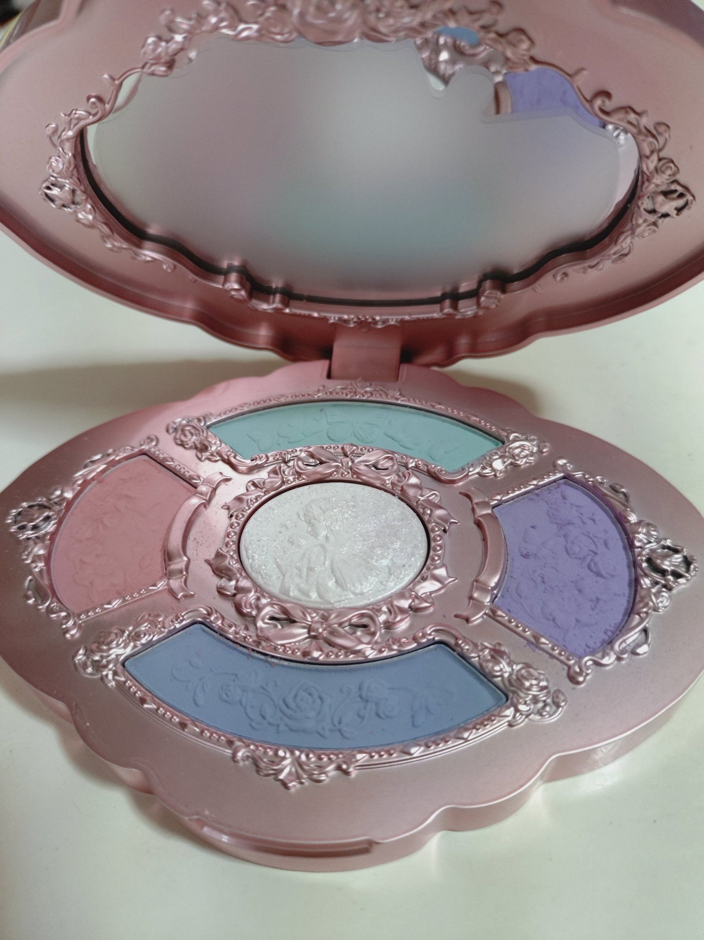 ミッドサマーフェアリーテイルズコレクション 5色アイシャドウパレット/FlowerKnows/アイシャドウパレットを使ったクチコミ(1枚目)