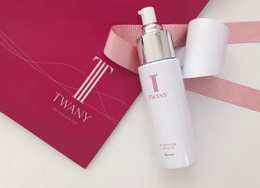 TWANY ブライトニングローションのクチコミ「
2021.3月に新発売された
トワニーの美白化粧水🧚‍♂️

朝用に購入してみました💕

朝.....」（2枚目）