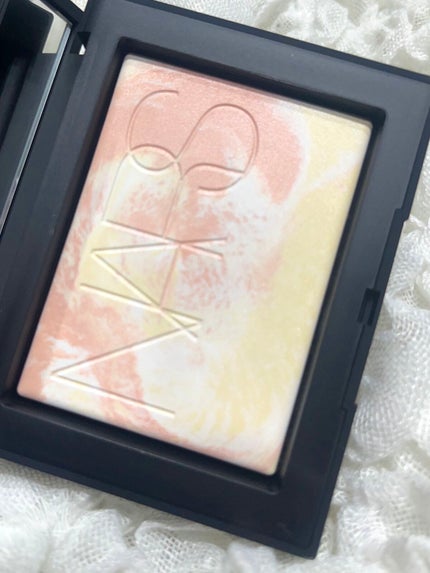 ライトリフレクティング プリズマティックパウダー/NARS/プレストパウダーを使ったクチコミ(3枚目)