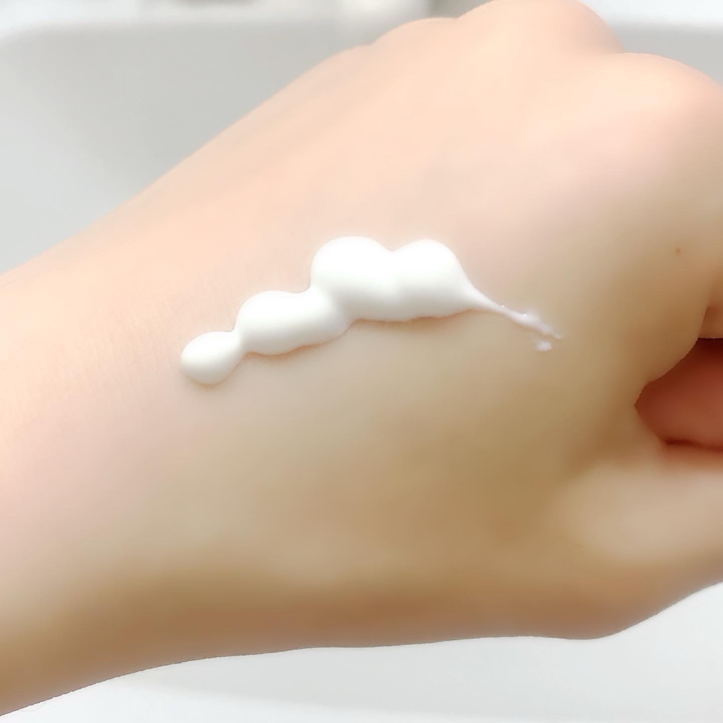 ヒアルーシカ ウォーターフィット サンセラム/SKIN1004/日焼け止めローションを使ったクチコミ（3枚目）