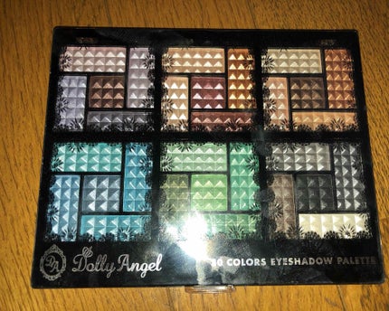 30COLORSEYESHADOWPALETTE/Dolly Angel/アイシャドウパレットを使ったクチコミ(1枚目)