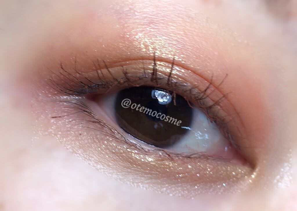 ザ アイシャドウ L 166 Acidic Red/ADDICTION/単色アイシャドウを使ったクチコミ（2枚目）