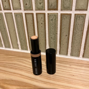 スキンコンシーラースティック 04 クールサンド/BOBBI BROWN/スティックコンシーラーを使ったクチコミ（1枚目）