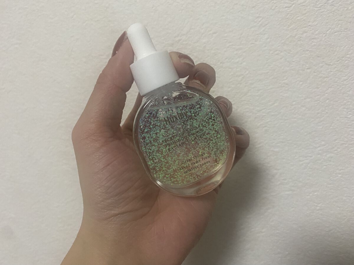 
キラキラでパケがとにかくかわいい！！！

匂いがあるので、匂い付きのスキンケアが苦手な人は気になるかも...
お花のような香りで私は好きでした！

毛穴をフラットにしてくれるし、保湿力もあるので秋冬にぴったりのプライマーです！

日焼け止