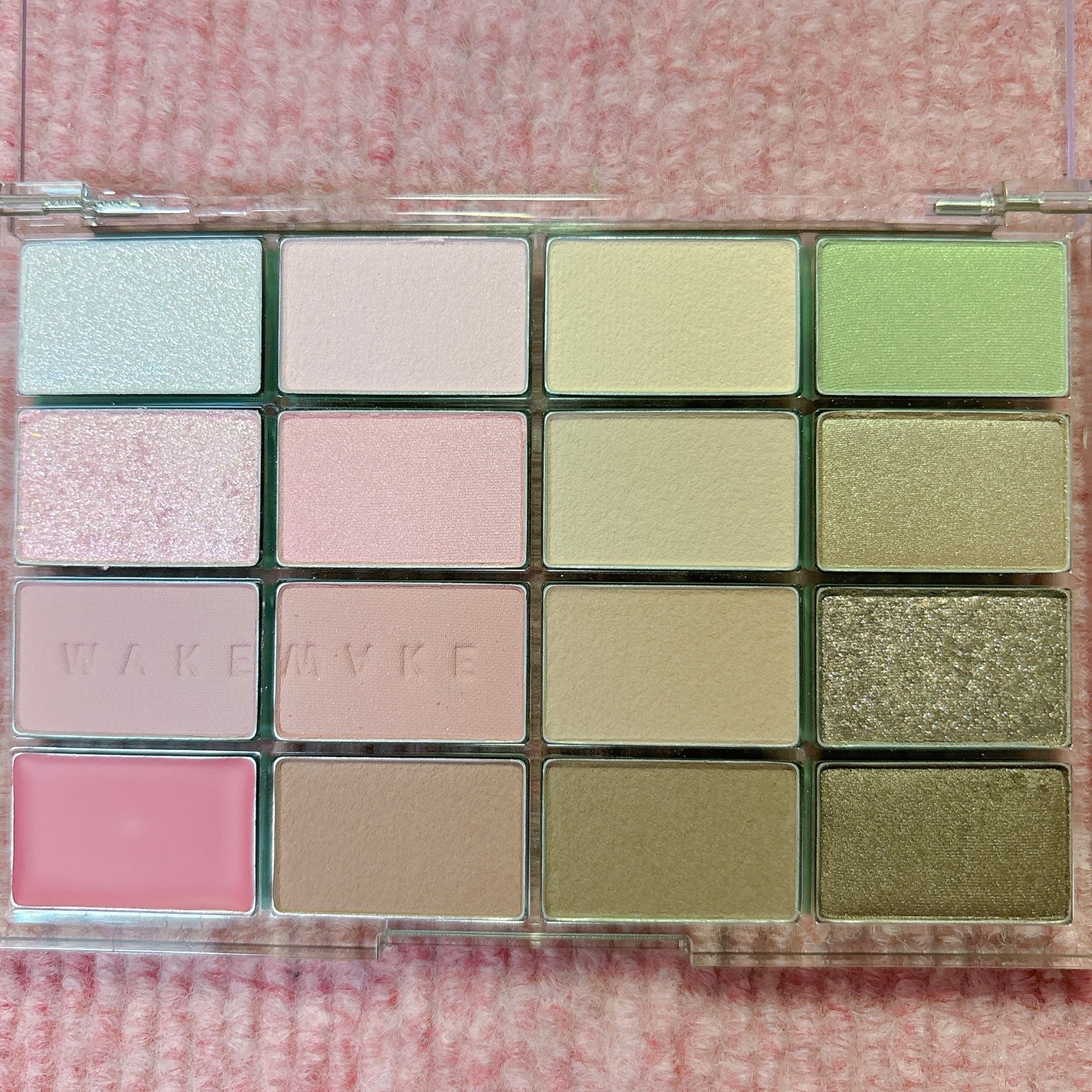 ソフトブラーリングアイパレット/wakemake/アイシャドウパレットを使ったクチコミ(2枚目)