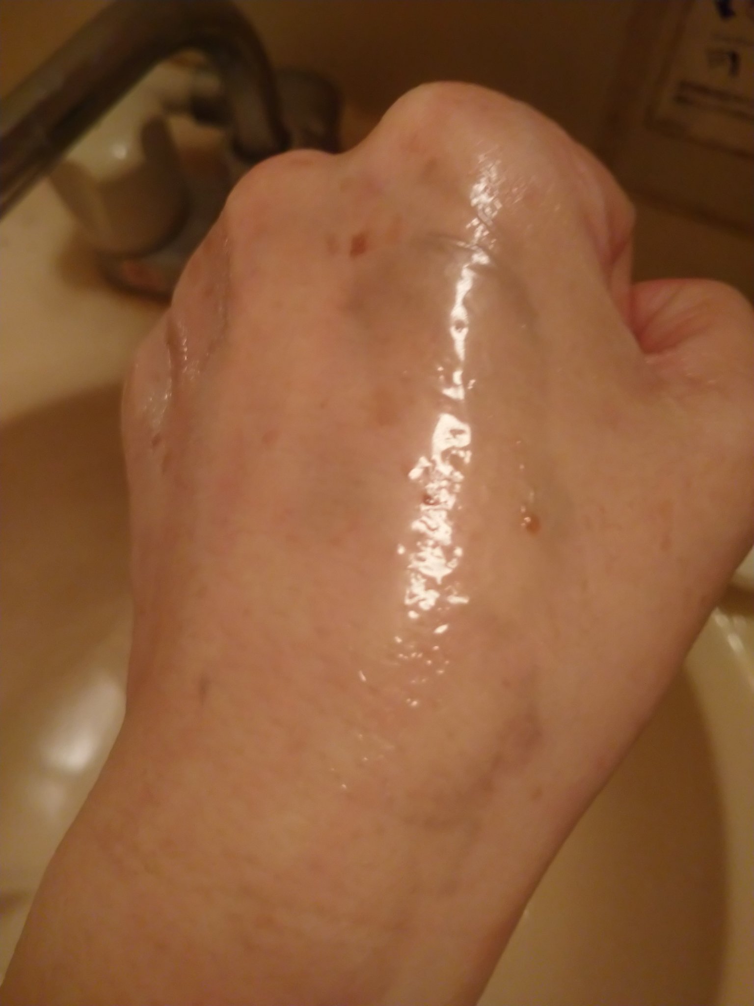 ダヴ 吸着毛穴ケア 洗顔ジェル/ダヴ/その他洗顔料を使ったクチコミ（3枚目）