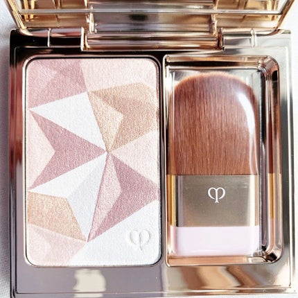 クレ・ド・ポー ボーテ レオスールデクラ/クレ・ド・ポー ボーテ/パウダーハイライトを使ったクチコミ(4枚目)