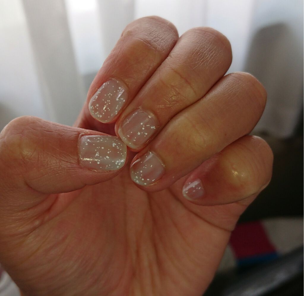ネイルホリック パステルスノー/ネイルホリック/マニキュアを使ったクチコミ（2枚目）