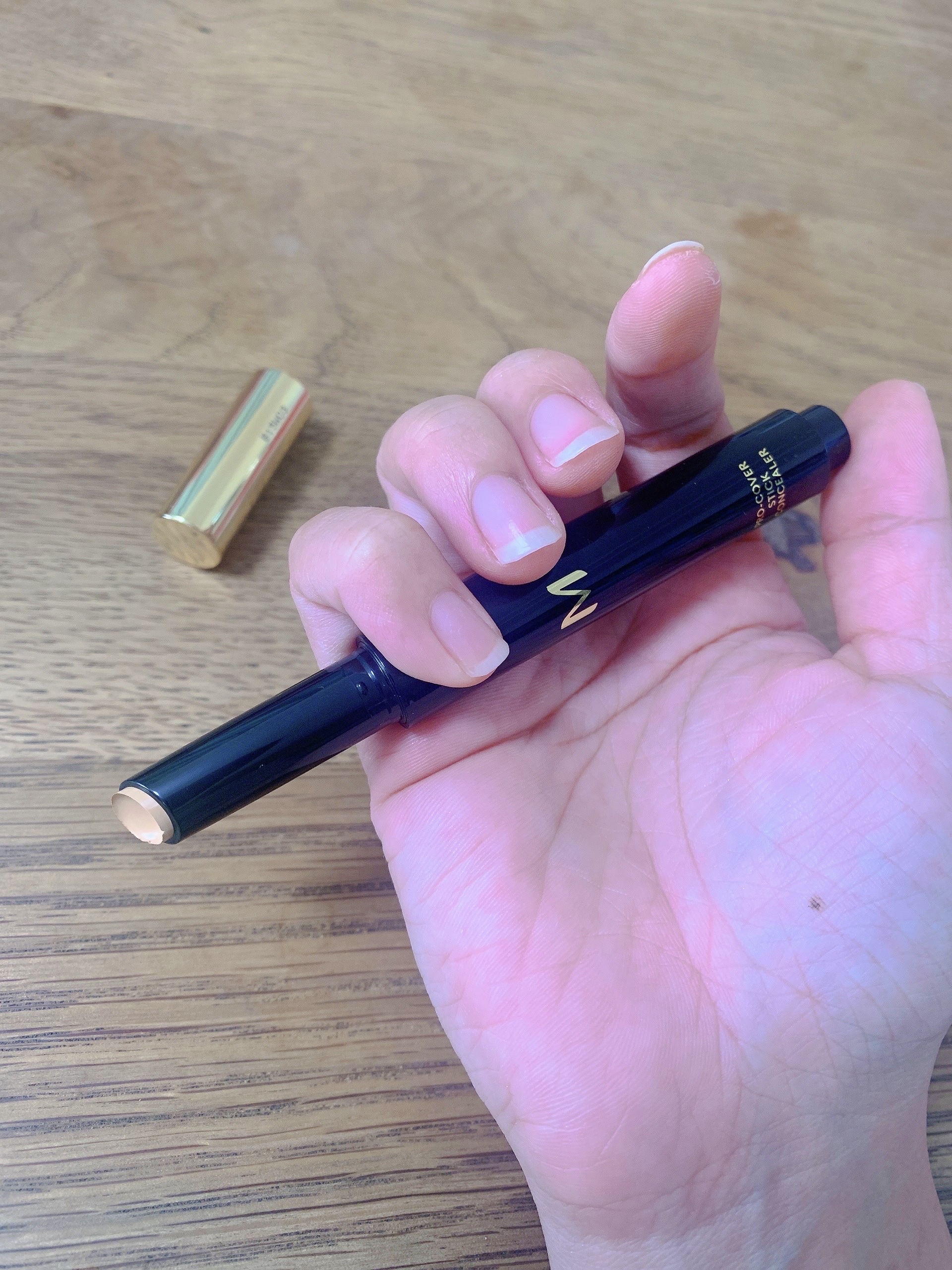 Ｍ プロカバー スティックコンシーラー 23 ナチュラルベージュ/MISSHA/スティックコンシーラーを使ったクチコミ（2枚目）